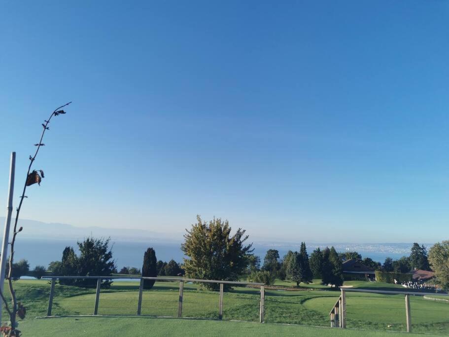 Appartement Vue Sur Le Golf Et Le Lac Leman Publier Eksteriør bilde