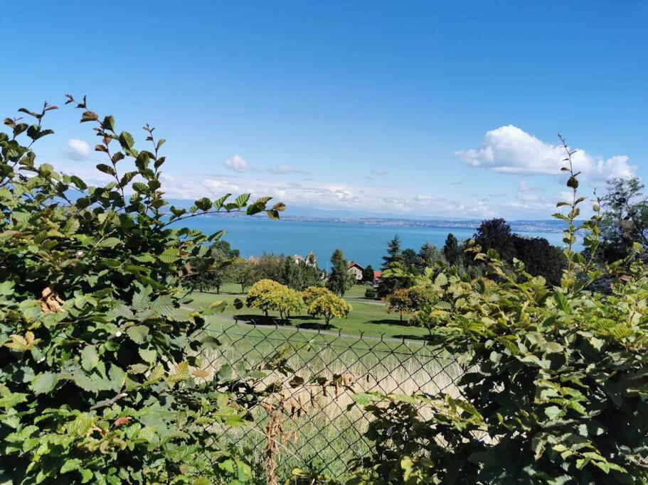 Appartement Vue Sur Le Golf Et Le Lac Leman Publier Eksteriør bilde
